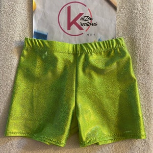 slim fit dress slacks On My Way Out Kelly Green Shorts, Small - The Mint Julep Boutique