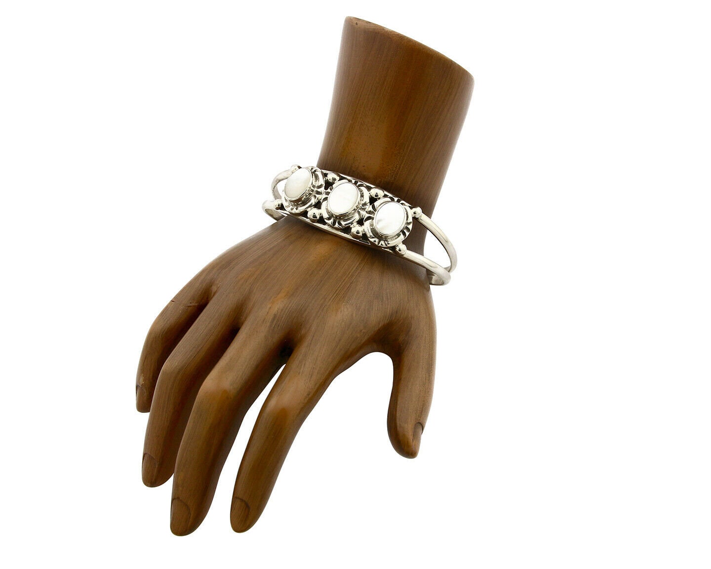Navajo Bracelet .925 Silver Natural Mother of Pearl Handmade Navajo Bracelet .925 Silver Natural Mother of Pearl Handmade