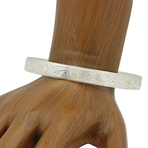 C. 1980 Unworn Display Navajo Tribal .925 Silver Eternity Bangle Bracelet