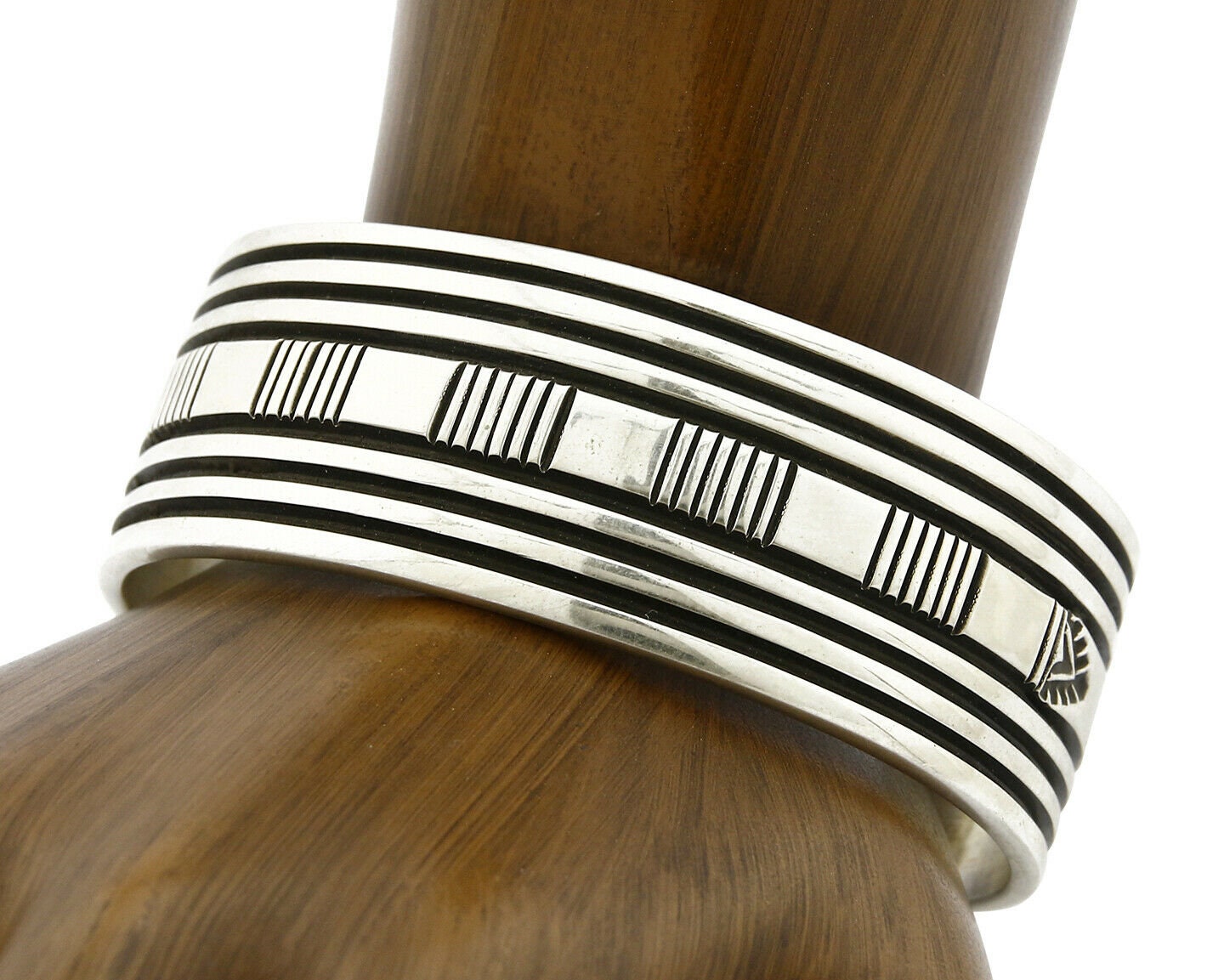 Monumental San Felipe Huge Honeybee Sterling Silver Leaves Bracelet Monumental San Felipe Huge Honeybee Sterling Silver Leaves Bracelet