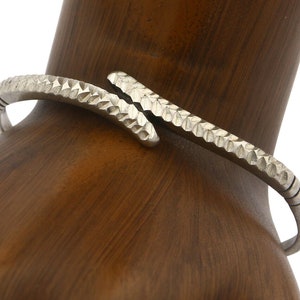 Navajo Bracelet .925 SOLID Silver Hand Stamped Artist Tb C.80&#39;s