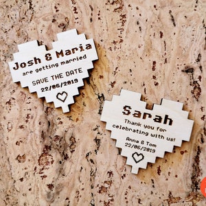 Save The Date Aimants de coeur de pixel en bois - Aimant de mariage - Carte de nom de mariage - Invitation de mariage personnalisée - Aimants personnalisés par tooHOT