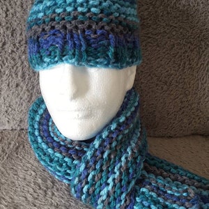 Ladies Chunky Hat and Scarf.
