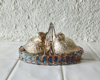 Vintage silver plated birds WITH basket! Retro shakers for salt and pepper in good condition.