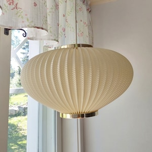 RARE "Danish Pearl" circular lamp shade. Designer Lars Eiler Schiølerin for Hoyrup 1960's vintageretro modern. Scandinavian vintage design