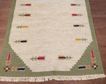 Swedish Röllakan Vintage Handwoven Rug with tulip pattern! Large design wool rug 197*138 cm. Scandinavian Swedish design.