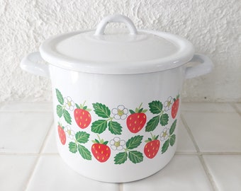 VINTAGE ENAMEL STRAWBERRY summer pot with beautiful colours, vintage retro Scandinavian design