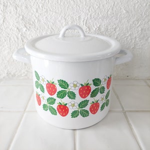 VINTAGE ENAMEL STRAWBERRY summer pot with beautiful colours, vintage retro Scandinavian design