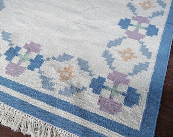 Swedish Röllakan Vintage Handwoven Area Rug with geometric pattern! Wool design rug 140*195 cm. Scandinavian Swedish design.