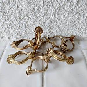 Set of 9 Large Vintage Metal Curtain Clips – Retro Drapery Rings with Clips – Gold Tone Curtain Hangers – Victorian Style Curtain Clips