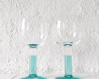 Iittala Mondo Crystal Wine Glasses: Green Scandinavian Design, Set of 2