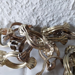 Set of 15 Vintage Brass Curtain Clips – Retro Drapery Rings with Clips – Gold Tone Curtain Hangers – Victorian Style Curtains Clips