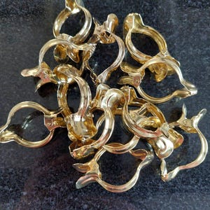 Set of 12 Vintage Metal Curtain Clips – Retro Drapery Rings with Clips – Gold Tone Curtain Hangers – Victorian Style Curtain Clips