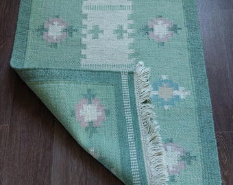 Vintage Swedish Wool Rug: 75x143 cm, Pastel Green Geometric Röllakan
