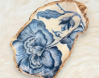 Blue Chinoiserie Oyster Shell Ring Dish – Handmade Gold Trim Coastal Decor