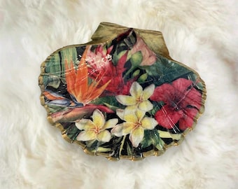 Gold Trim Scallop Shell Trinket Dish: Coastal Home Decor