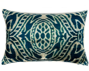 vert velours ikat oreiller couvrir 14x21 // oreiller ikat soie, oreillers boho, oreillers lombaires, couverture d’oreiller ethnique, cadeau de pendaison de crémaillère, coussin de soie