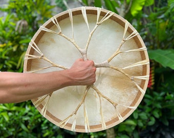 Tambor chamánico, tambor de marco chamánico de piel de cabra natural, 40-50 cm, 17 pulgadas de profundidad, tambores de sanación con sonido + baqueta - PLANTA UN ÁRBOL