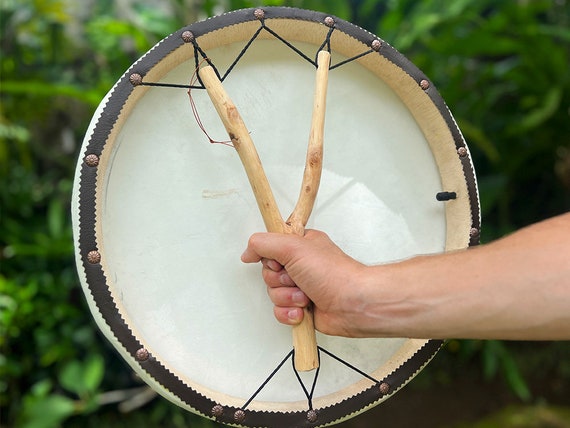 Tambour chamanique 42 cm, 17, tambour chamanique sur cadre facile à  accorder, tambour sjaman, soins sonores, vibrations pompe à baguettes PLANT  A TREE -  Canada
