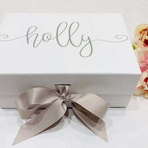 Bridesmaid Gift Box, Maid of Honour, Personalised Gift Box, Matching Ribbon, Luxury Gift Box, White Gift Box, Personalised Gift Box