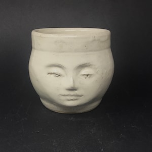 Cute white  head vase, small face cup, unique ceramic vase, face pottery, sculpture lover gift, housewarming gift, birthday gift