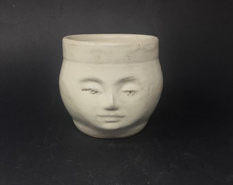彫刻された陶器の頭部花瓶：青い目をした女性の顔、珍しい陶器 - Etsy 日本