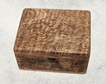 Curly Mango lift lid box
