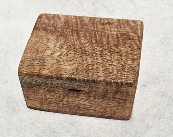 Curly Mango lift lid box