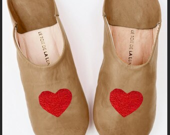 pantofola da donna, cuore, realizzata a mano