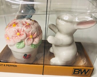 Easter salt and pepper shakers-bunny and flowers pot