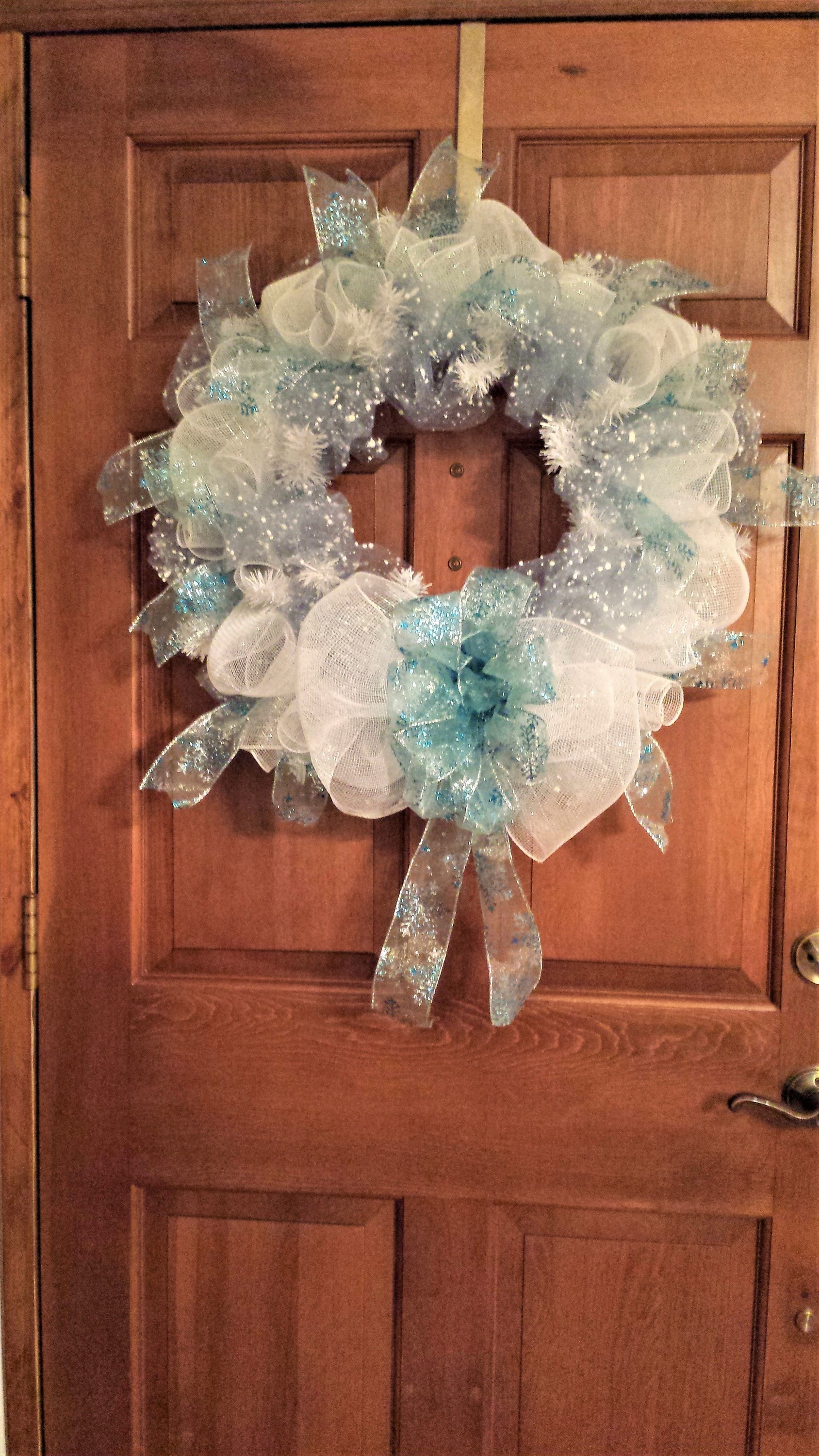 Winter Wreath With Snowflake Mesh is a Blue and White Winter or ...