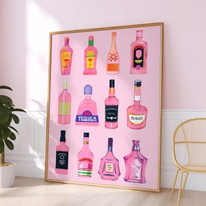 Różowe butelki z alkoholem do wydrukowania na ścianie – dekoracja wózka barowego Preppy Girly, modny nadruk w akademiku, zabawne natychmiastowe pobieranie, nadruk do picia alkoholu | 118