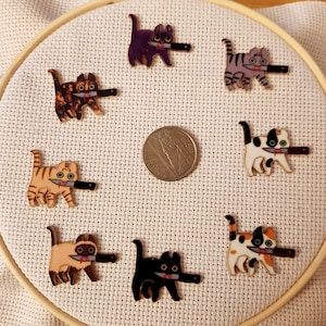 Colorful Cat With Knife Needle Minder