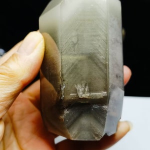 Tibetanischer Höhen-Klarer 6-seitiger Phantomkristall-Quarzpunkt 9,5 cm Energieheilung Spirituell #20231212
