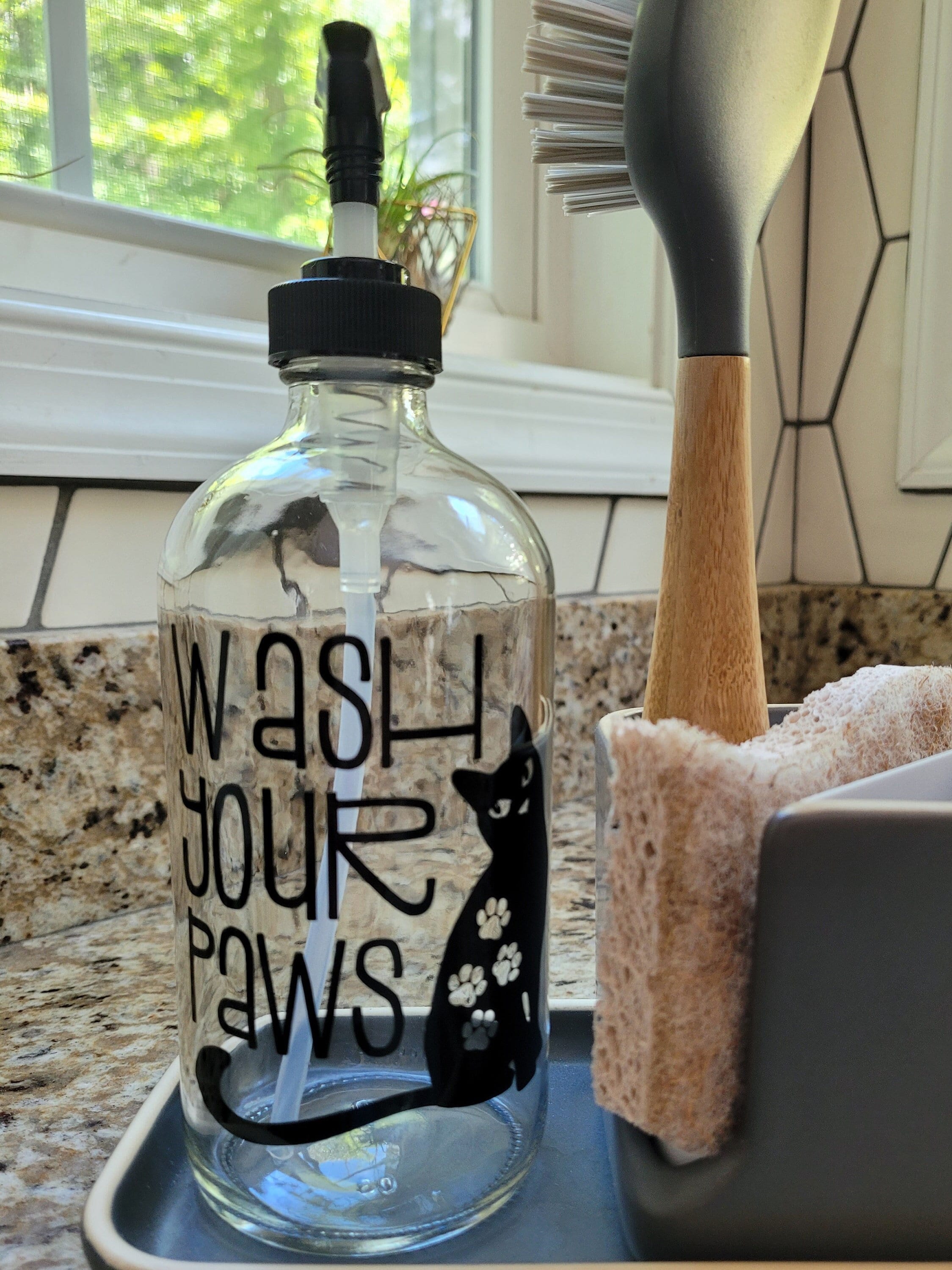 ドグ Wash Your Paws - Soap Dispenser Pump - Hand Soap Dispenser
