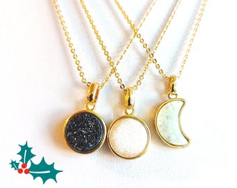 White Quartz Moon Druzy Crystal Necklace Gold Plated Helps Emotional Problems Purifies Negativity Boosts Creativity /& Imagination