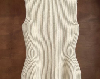 Prefall 2020 Jil Sander sculptural cream knit top