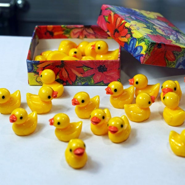 YELLOW DUCK CABOCHONS Slime Charms Mini Ducks Dollhouse Miniatures Resin Ducks In Gift Box Craft Beads Birthday Gift For Kids Party Favor