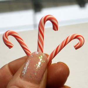 1&quot; RESIN CANDY CANES 10 Pcs In Gift Box Dollhouse Food Christmas Candy Canes Slime Charms Scrapbooking Christmas Craft Holiday Gift For Kids