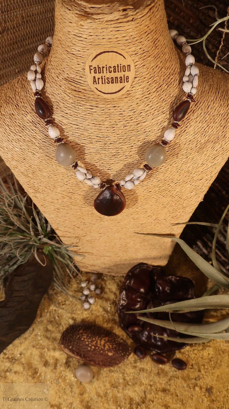 Tropical Ak\u00e9bou necklace