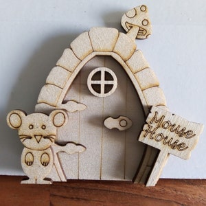 Mouse door. Wooden to colour in. 70mm tall.