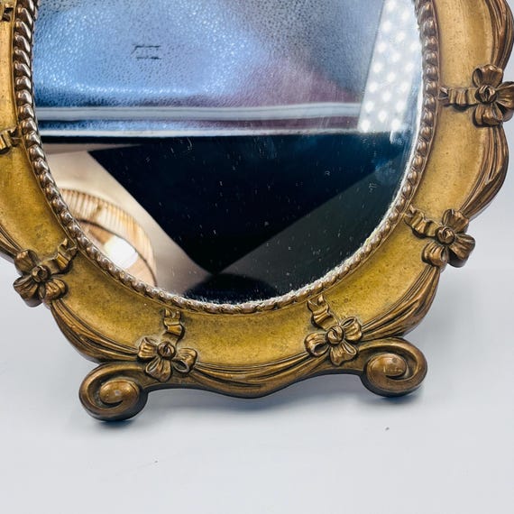 ヴィンテージ 1949年 Syroco オーバルミラー - 華やかなゴールドの花柄