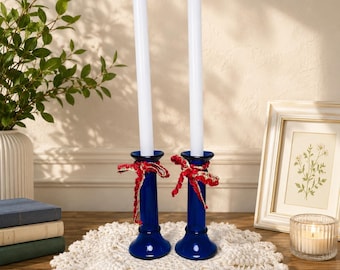 Candelabros de cristal azul cobalto - Decoración con cinta roja patriótica - Par