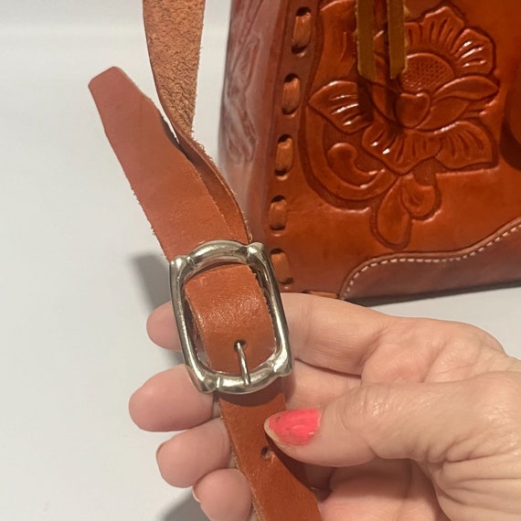 Hand Tooled Leather Cross Body/Should Bag/Saddle … - image 4