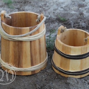 Historical Wooden Bucket with Rope Handle - 10 liters - Conical Shape