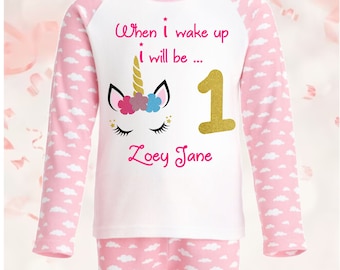 Pyjama d'anniversaire personnalisé fleurs licorne