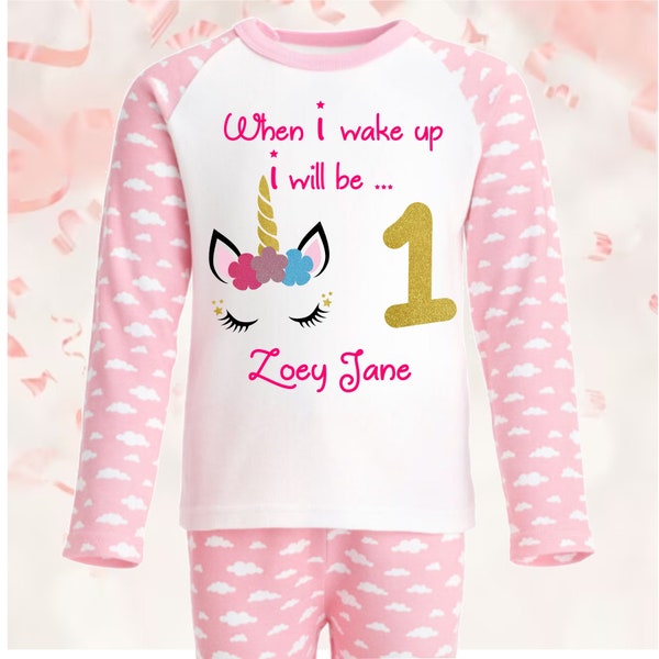 Pyjama d'anniversaire personnalisé fleurs licorne