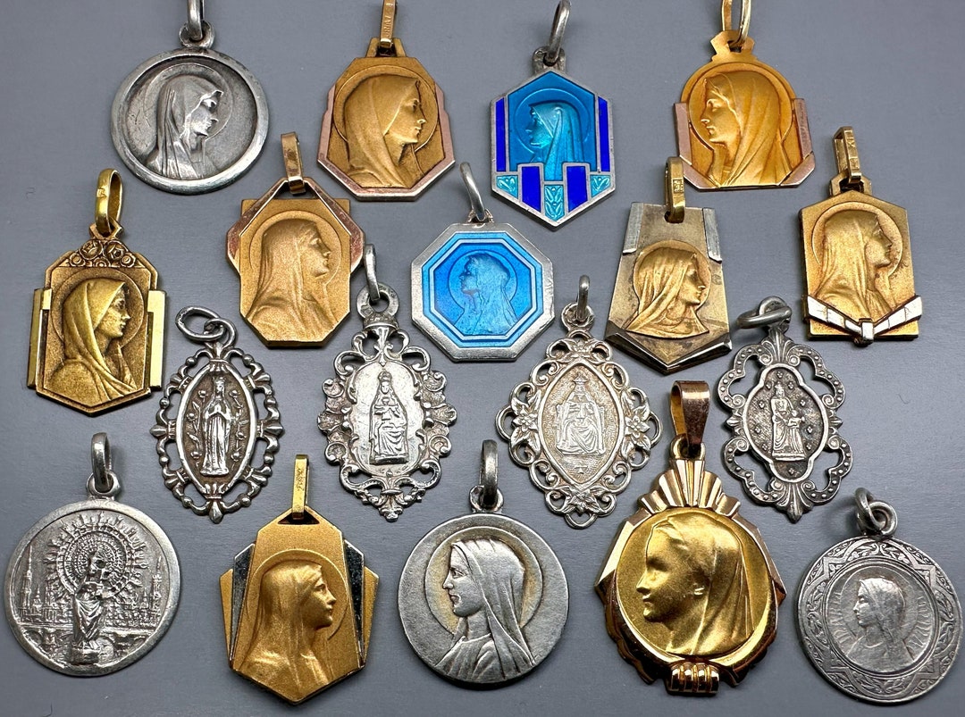 Pendentif Médaille Ancien Plaqué Or – Vierge Religieuse Avec émaux