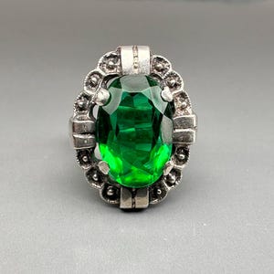 1930a Art Deco Silver Ring, Green Czech Glass Stone Ring, Cocktail Ring, US Size 2 3/4