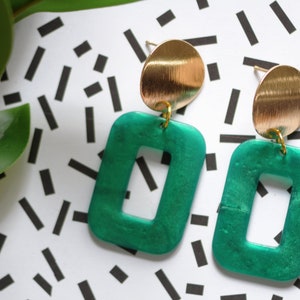Emerald Green Resin Statement Earrings: Retro 60s Style